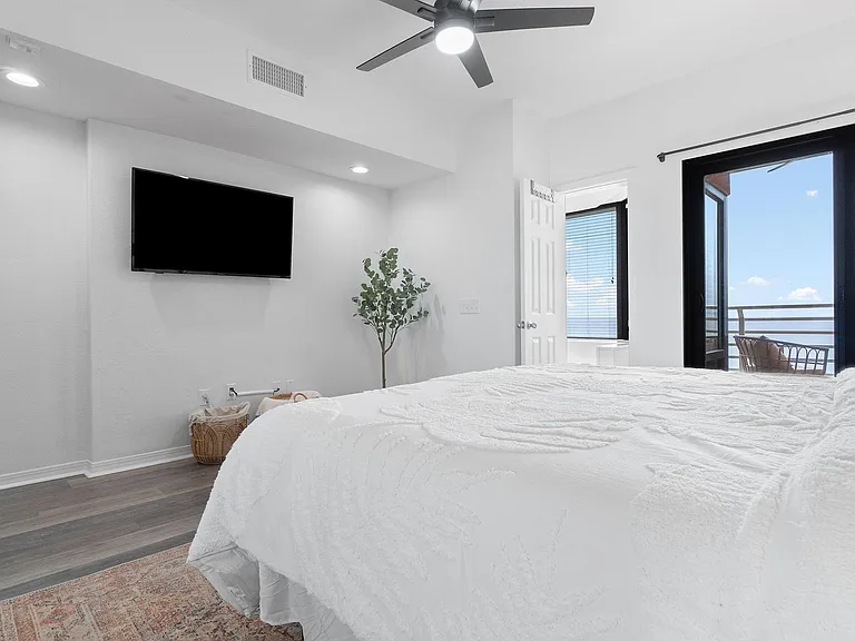 1390 Fort Pickens Rd #224 — Photo 31