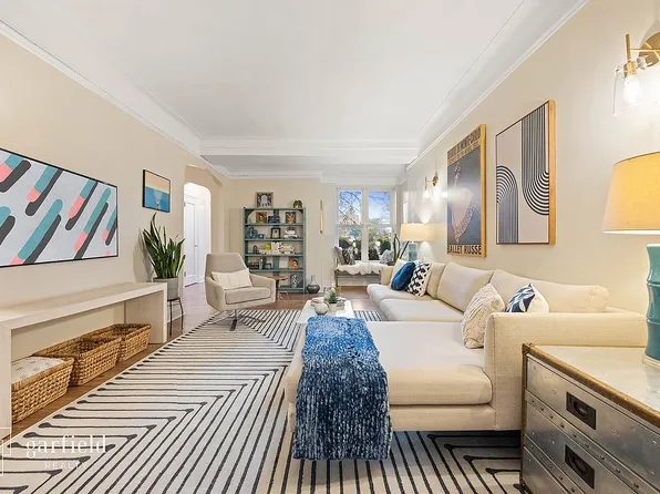 81 Ocean Pkwy APT 1P, Brooklyn, NY 11218