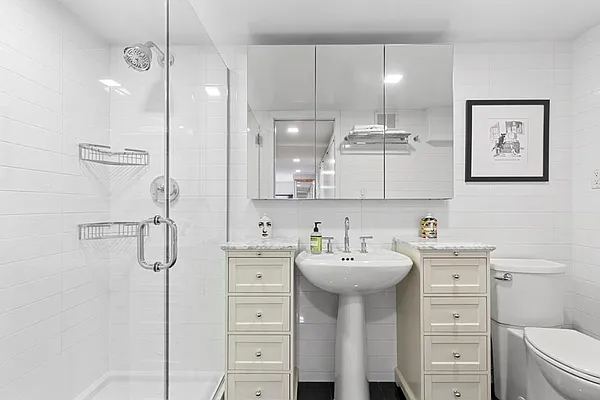 Sold by Douglas Elliman | media 26