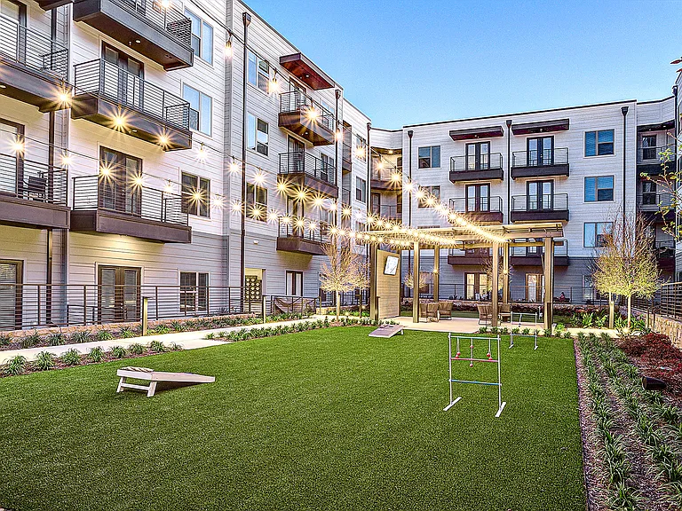 Yard Game Courtyard