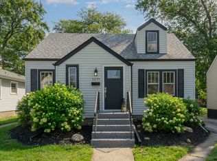 3255 S Schultz Dr, Lansing, IL