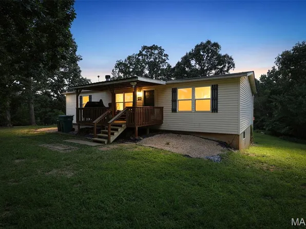 1001 King Arthur Ct, French Village, MO 63036