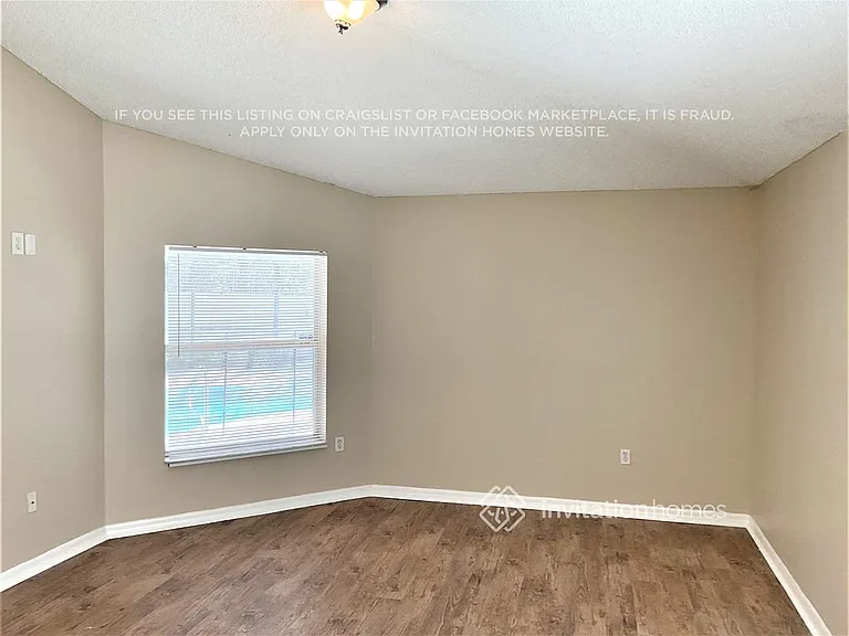 317 Clermont Dr — Photo 8