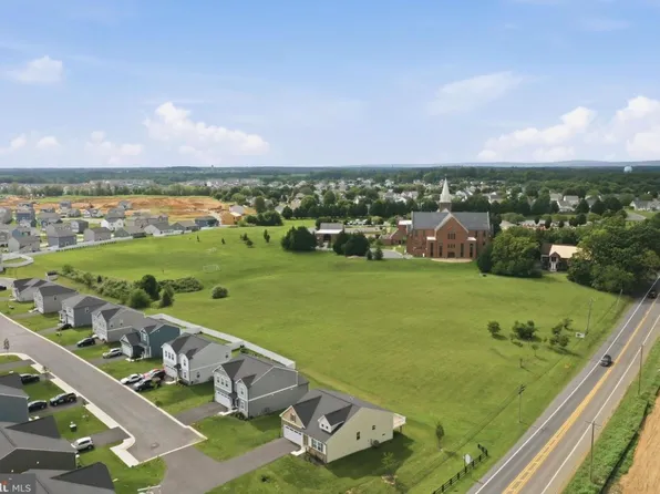(undisclosed Address), Charles Town, WV 25414