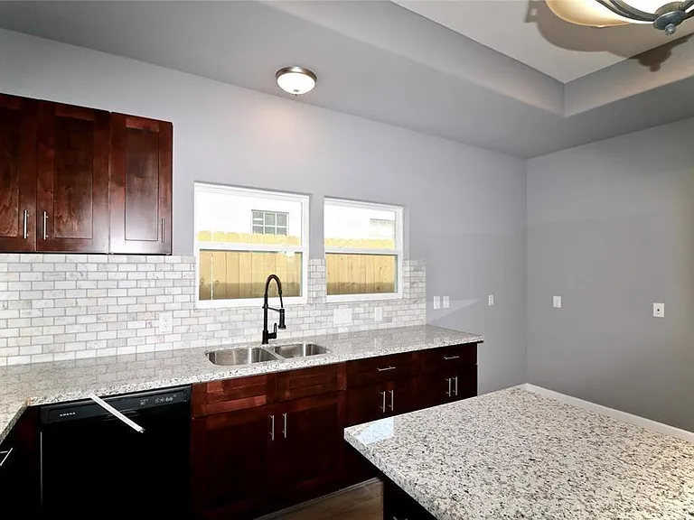 4238 Aledo St — Photo 10