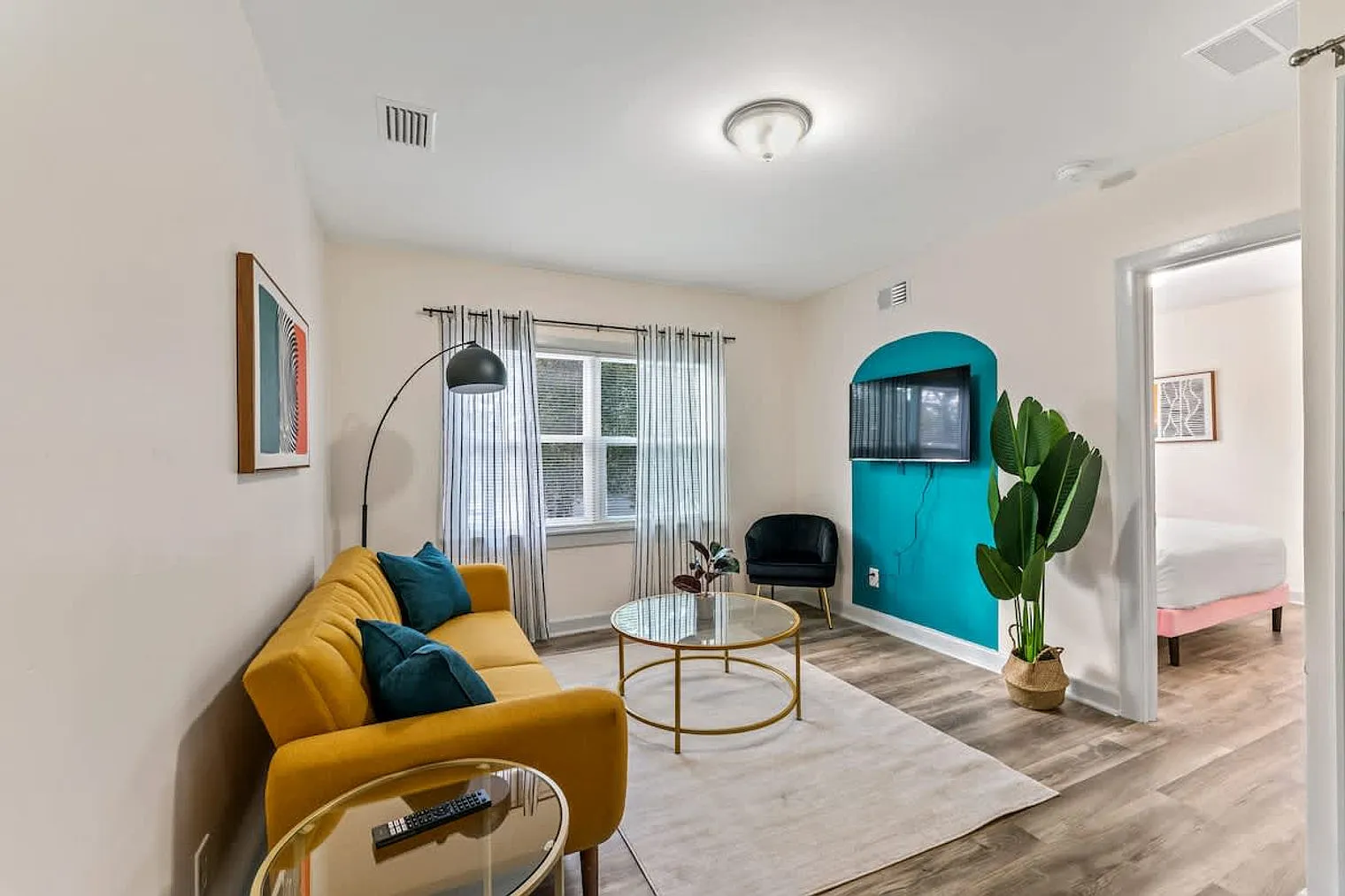 1 bed, 1.0 bath, 581 sqft, $3,275 — Photo 2