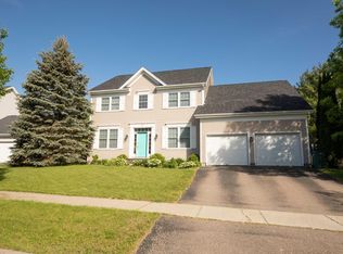 342 Cobblestone Cir, South Burlington, VT 05403