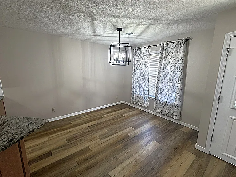 6308 Remington Ct — Photo 5