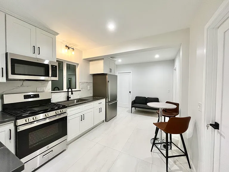 1355 W 23rd St — Photo 14