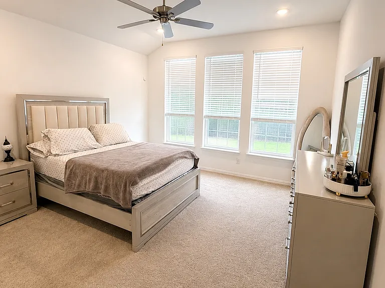 147 Starfall Dr — Photo 7