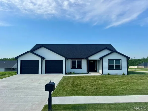 200 W Larkspur Ct, Hannibal, MO 63401