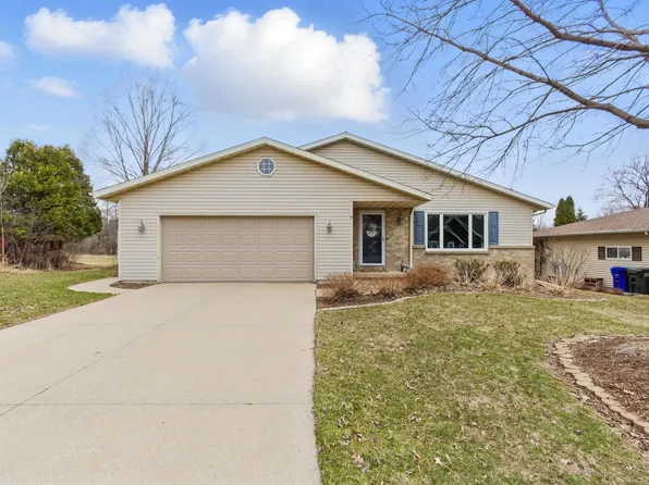 1225 Forestedge Dr, Kaukauna, WI 54130