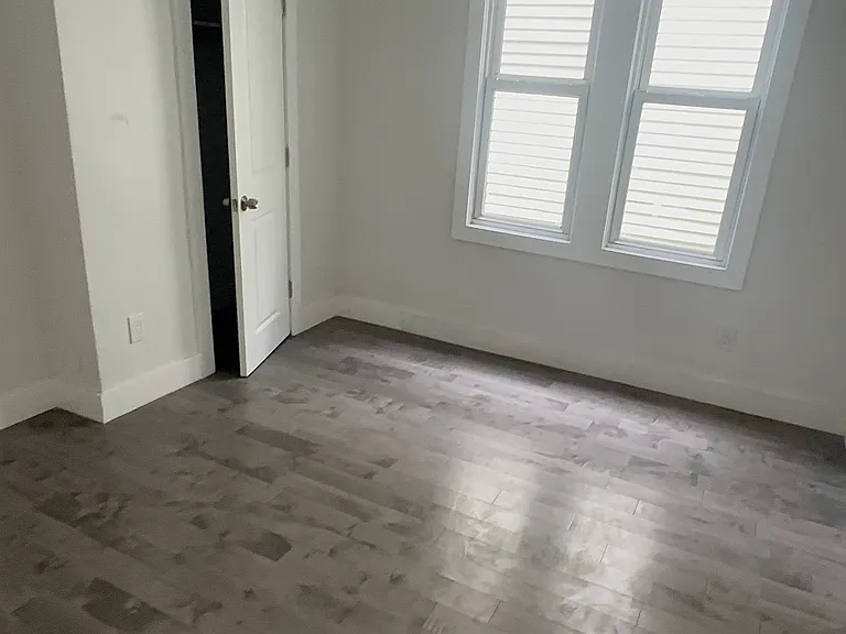 21 Oak St #1 — Photo 5
