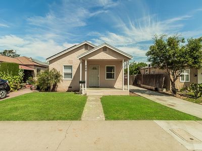 704 W University Ave, Fresno, CA, 93705