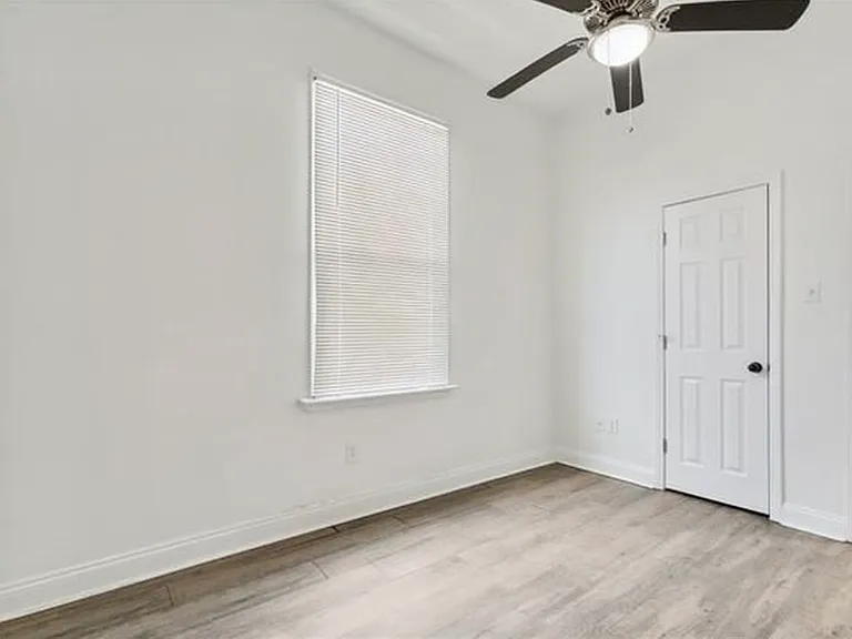 2322 Chippewa St — Photo 7