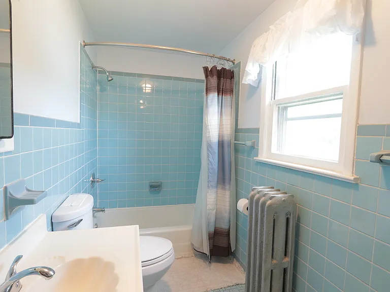 75 Maple St #2 — Photo 10