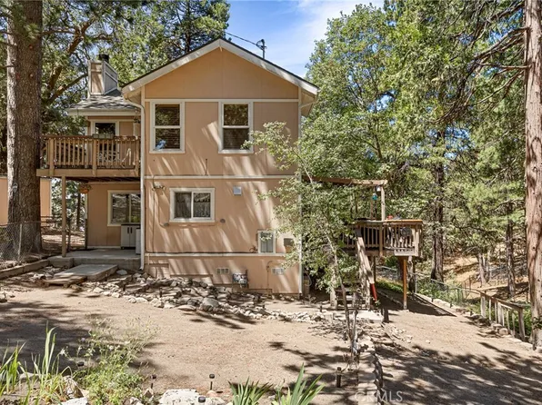 31791 Panorama Dr, Running Springs, CA 92382