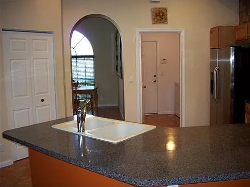 4 bed, 2.0 bath, 2230 sqft, $2,775 — Photo 3
