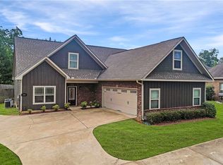 166 Solamere Ln, Auburn, AL 36830