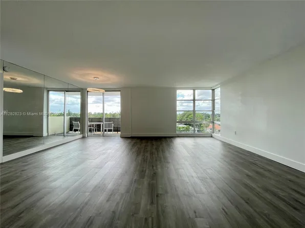 9800 W Bay Harbor Dr APT 512, Bay Harbor Islands, FL 33154