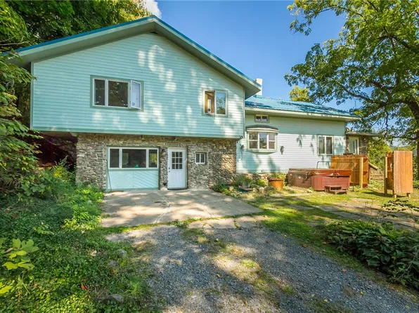 6338 W Lake Rd, Honeoye, NY 14471