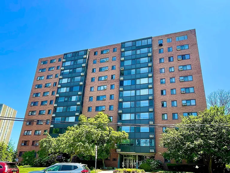 90 Prospect Ave #2B — Photo 1