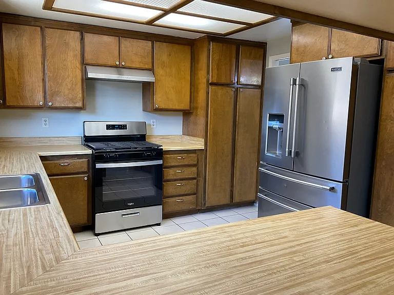 723 Sutton Hill Pl — Photo 13