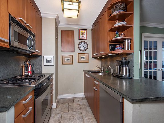 2nd image of 2025 Broadway #26GH
