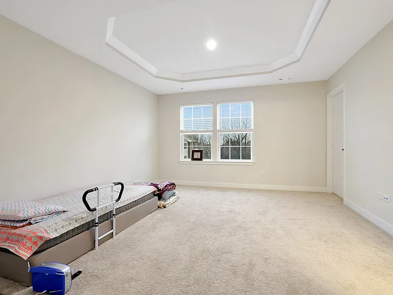 155 Canterbury Way — Photo 23