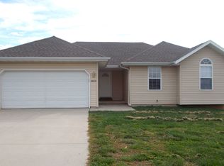 1870 S Canton Ave, Springfield, MO 65802