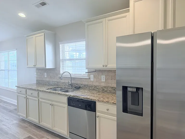 247 Harold Murphy Dr — Photo 4