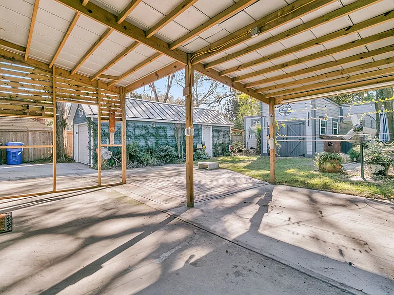 1187 Marquis Rd — Photo 43
