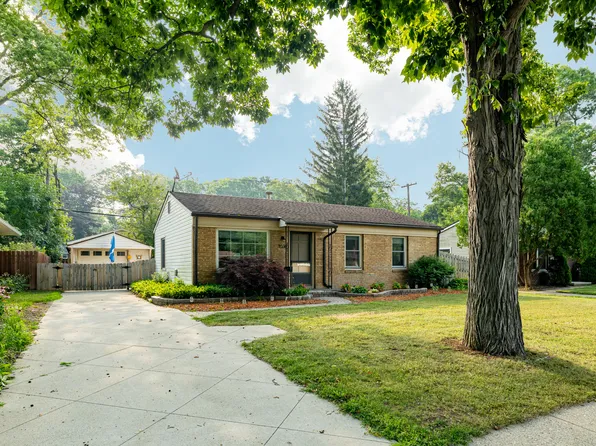 1036 N Maple Rd, Ann Arbor, MI 48103