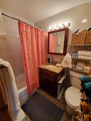 Rented by Avanguard Realty Corp | media 6
