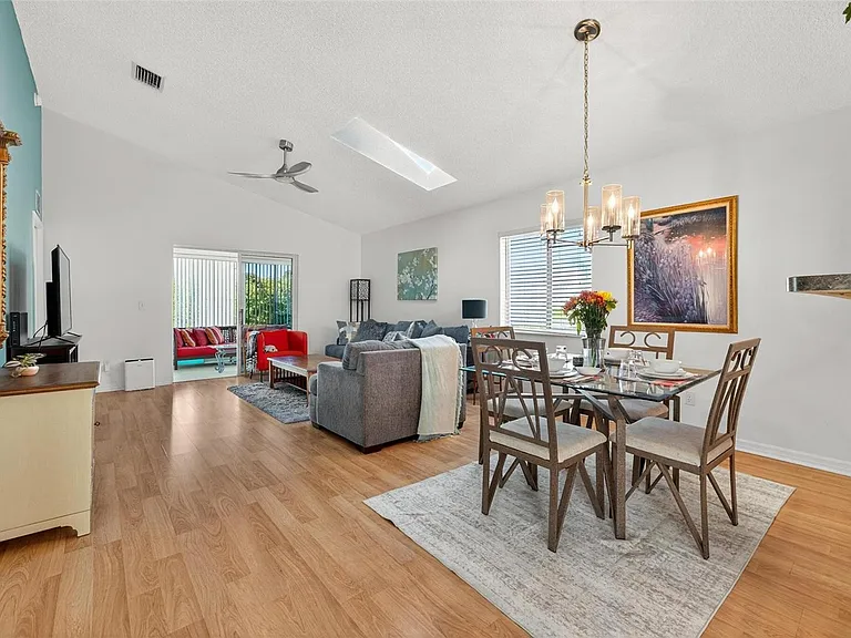 2048 NW 50th Ave — Photo 5