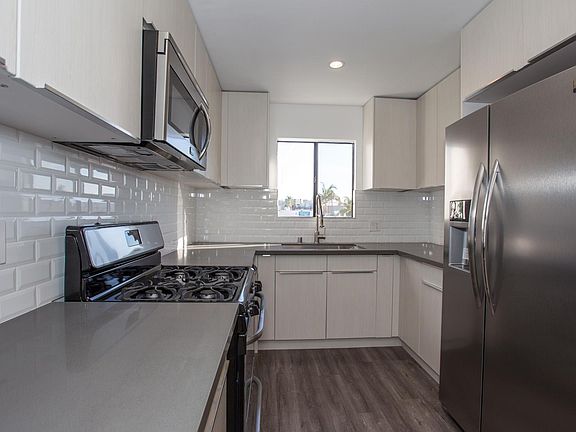 4th image of 826 Wilcox Ave APT 105