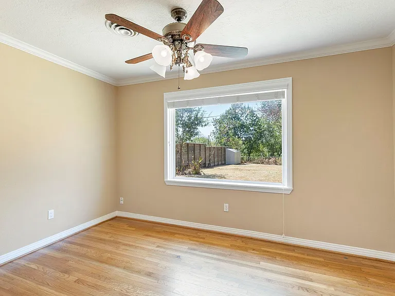 1802 Turnpike Rd — Photo 24