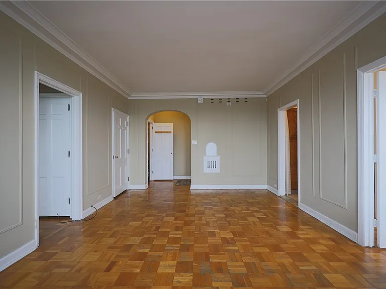 144 N Dithridge St #702 — Photo 8