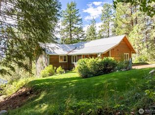 13 Sunflower Ln, Winthrop, WA 98862