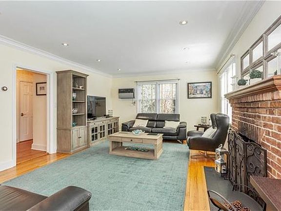 3rd image of 48 Sherwood Dr