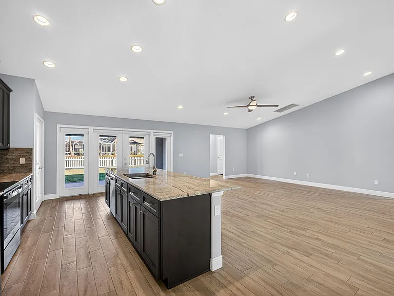 2501 SE Mariposa Ave — Photo 46