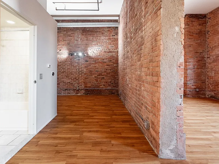 The Lofts at New Amsterdam — Photo 20