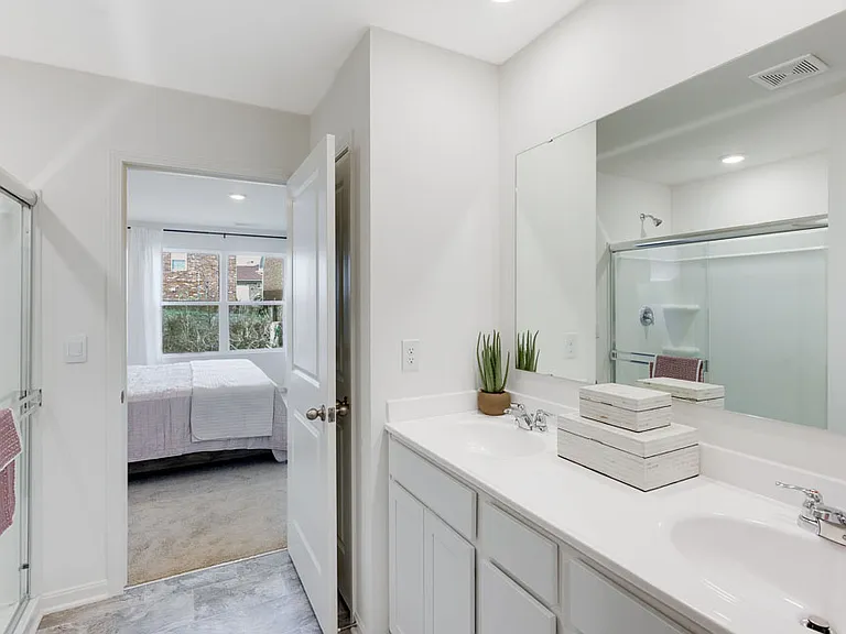 8996 Auburn Woods Rd — Photo 2