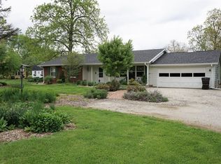 1706 W Hickory Dr, Mahomet, IL