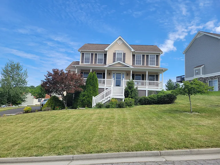 110 Amethyst Dr — Photo 37