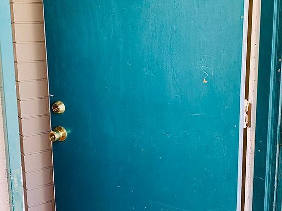 4th image of 9722 Alwood Ave #16