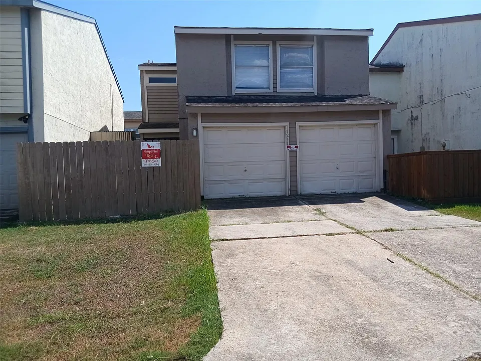12517 Corona Ln