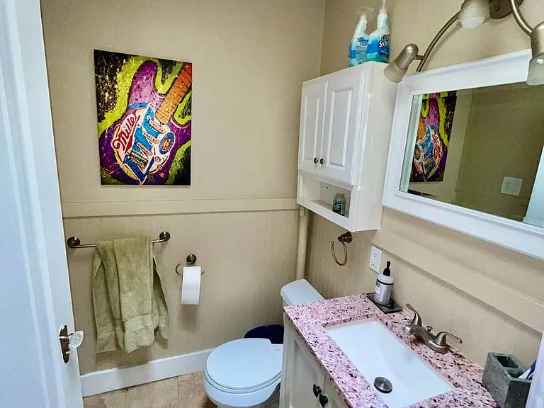 2121 S Josephine St — Photo 17