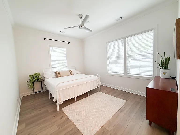 1718 Barnard St #1718 — Photo 12