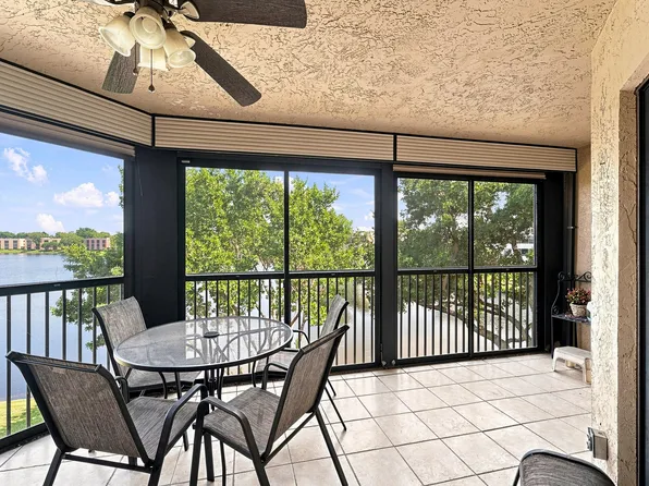 7254 FAIRFAX Drive #304, Tamarac, FL 33321
